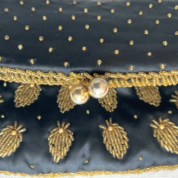 •Vintage 70s Handcrafted Black Silk Pineapple Shaped Beading Purse Clutch - Picture 9 of 13